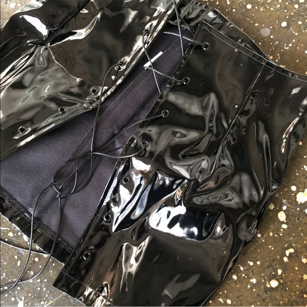Danielle Guizio Devoiler Black Vinyl Mini Skirt - Picture 5 of 8